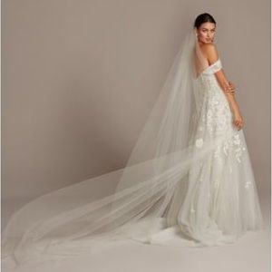 David’s Bridal Ivory Raw Edge 108 inch Cathedral Veil